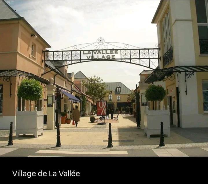 Sweet Appartement Disneyland Paris Parking 300M Station Val D'Europe Chessy  Exteriér fotografie